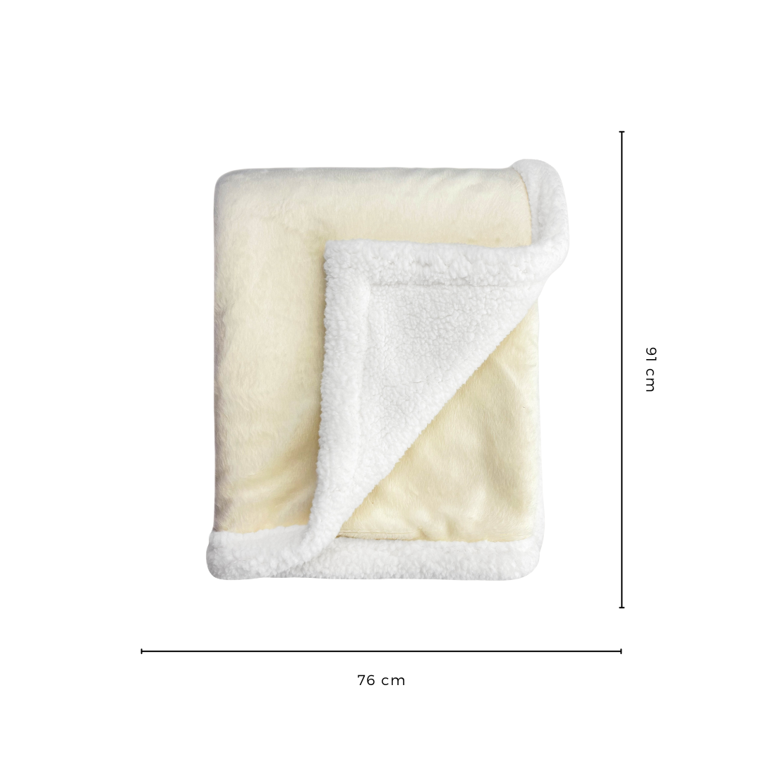 Beige baby blanket measuring 76 x 91 cm, ideal size for infants, newborns, and toddlers.
