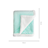 Turquoise baby blanket measuring 76 x 91 cm, ideal size for infants, newborns, and toddlers.